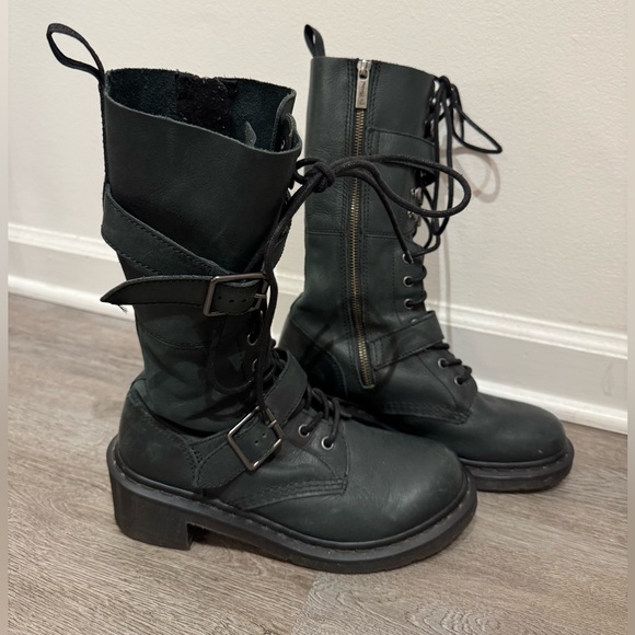 Dr. Marten tall leather combat boots lace up and buckle details ✨ - Picture 3 of 6